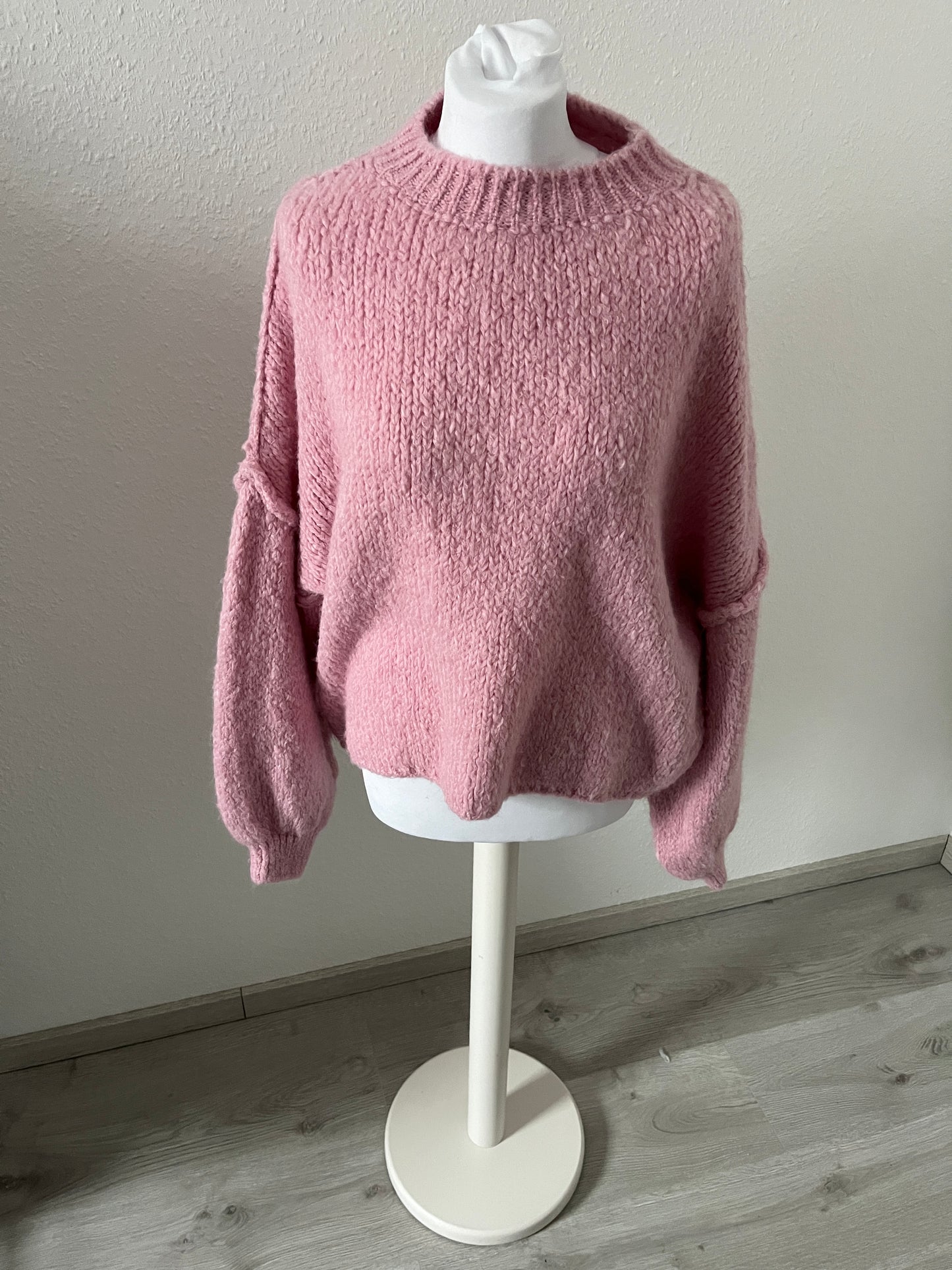 KURZER PULLOVER MARA - VERSCH. FARBEN