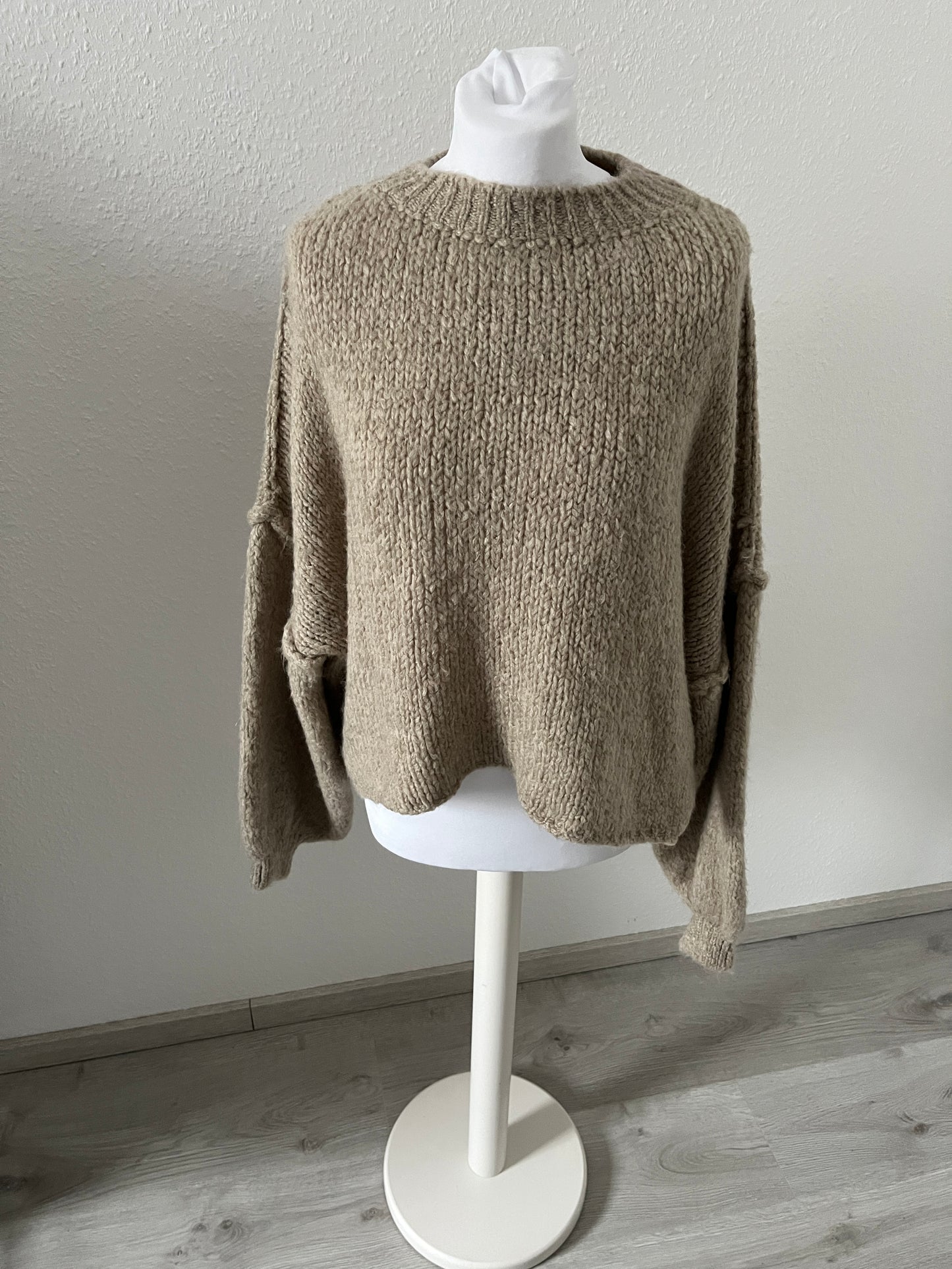 KURZER PULLOVER MARA - VERSCH. FARBEN