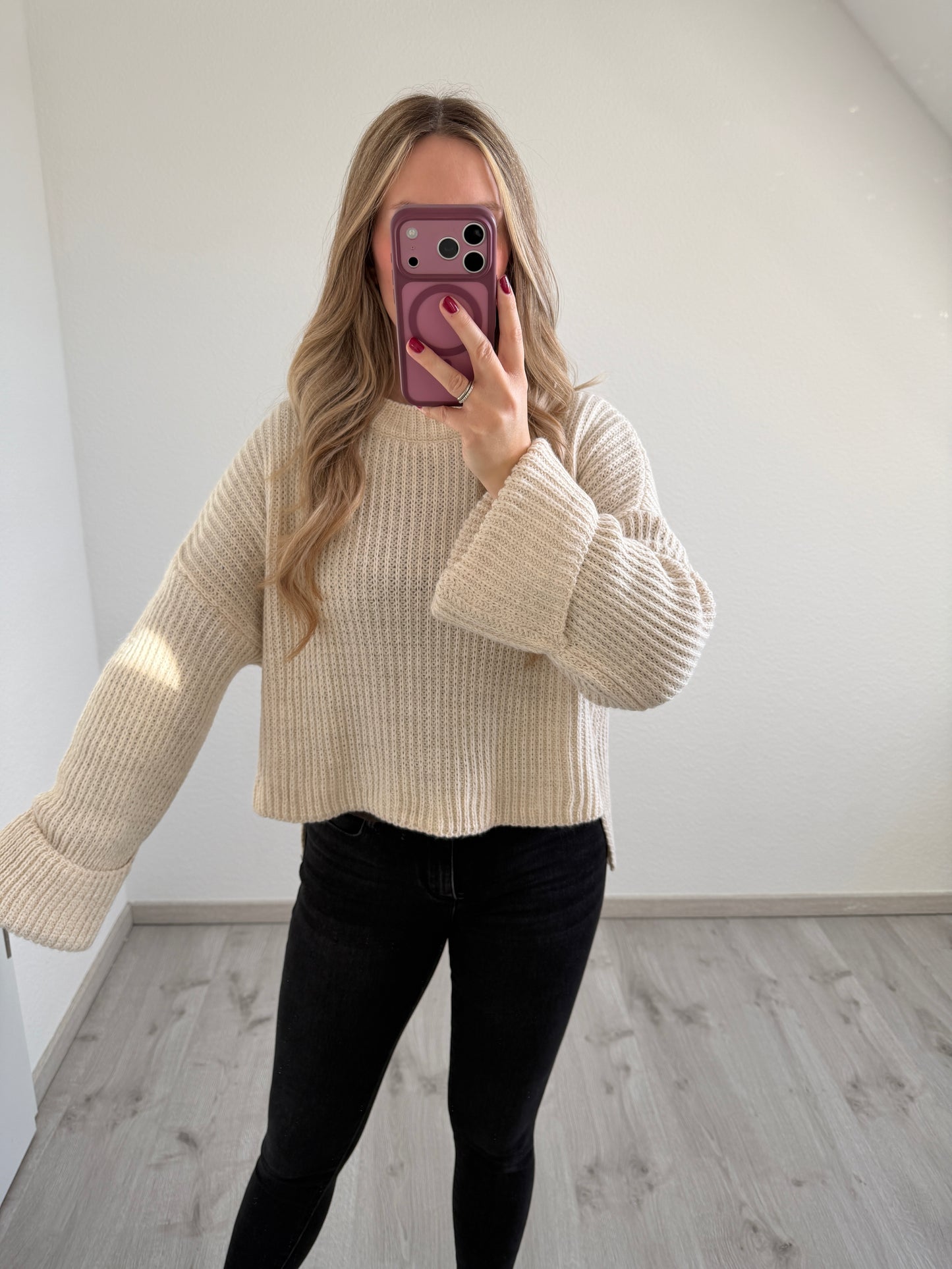 Kurzer Schlitzpullover (versch. Farben)