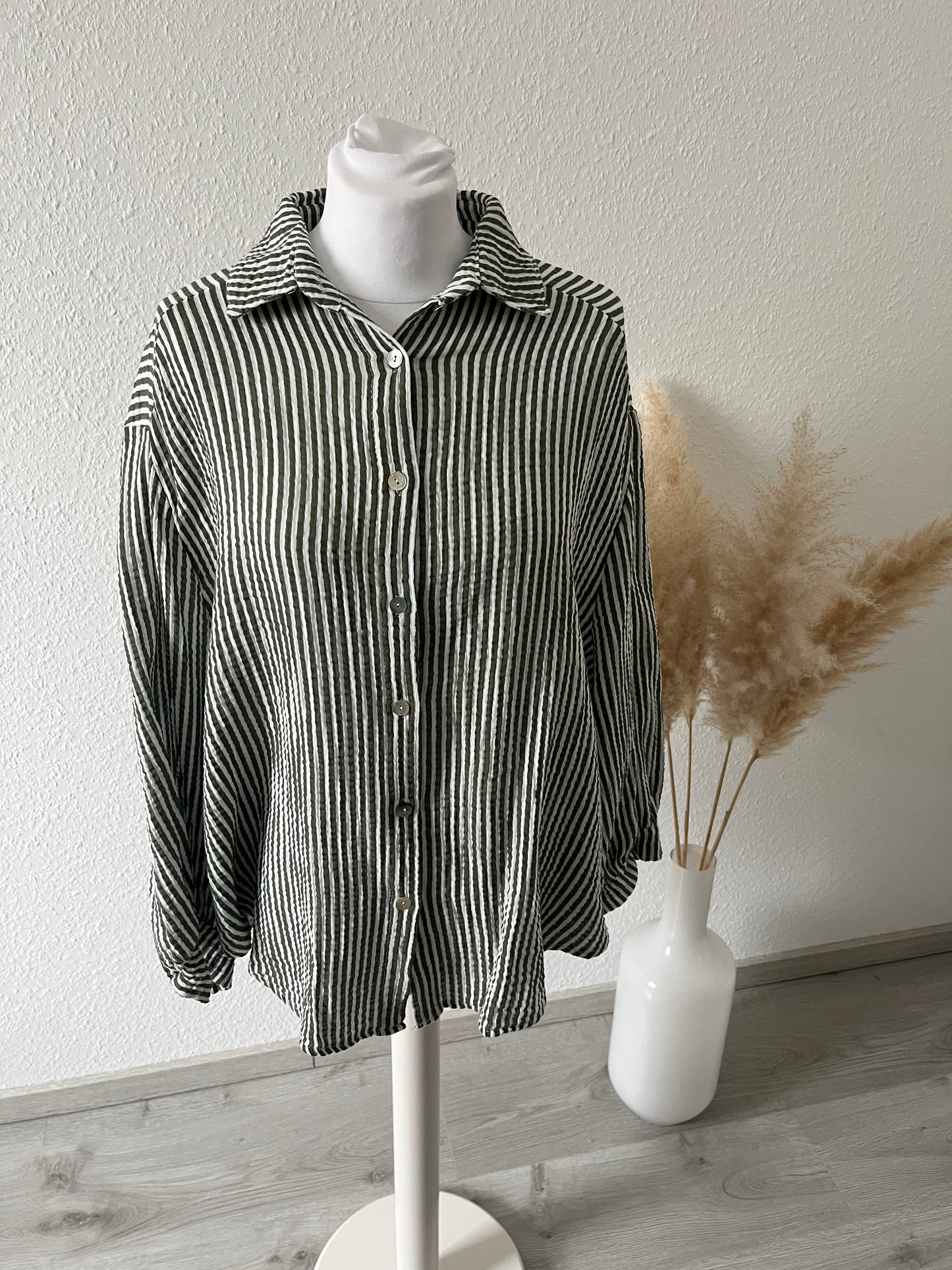 GESTREIFTE MUSSELINBLUSE