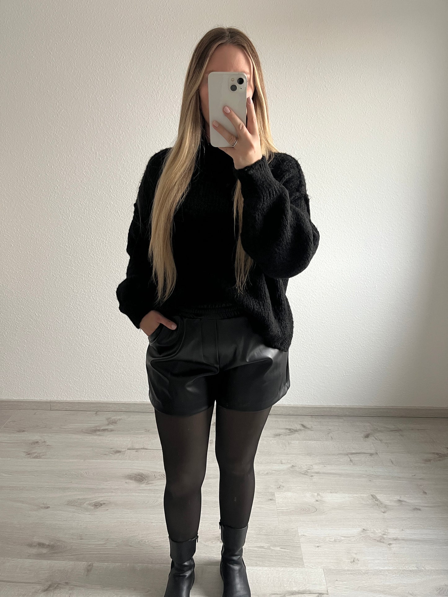 KURZER PULLOVER MARA - VERSCH. FARBEN