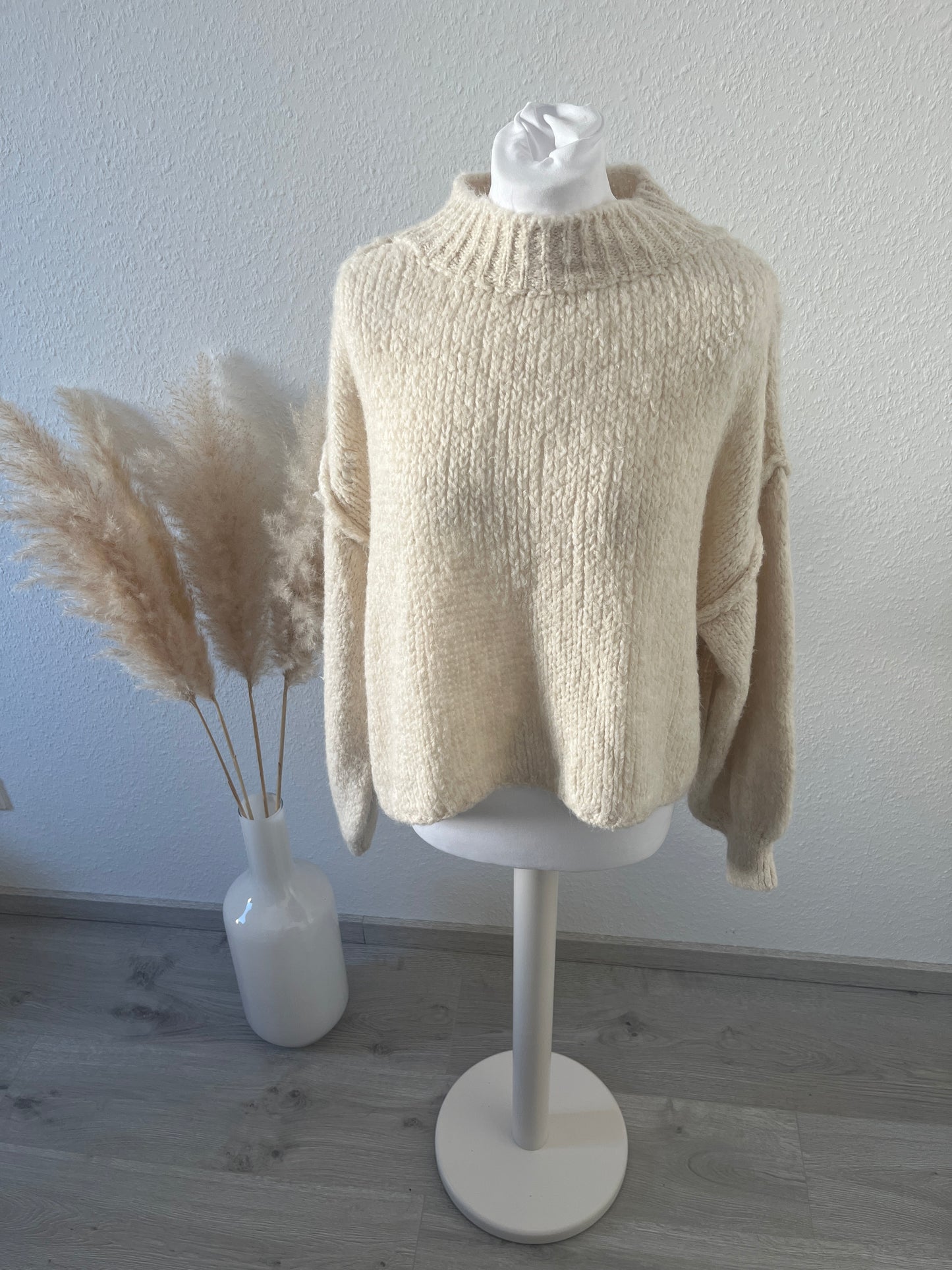 KURZER PULLOVER MARA - VERSCH. FARBEN