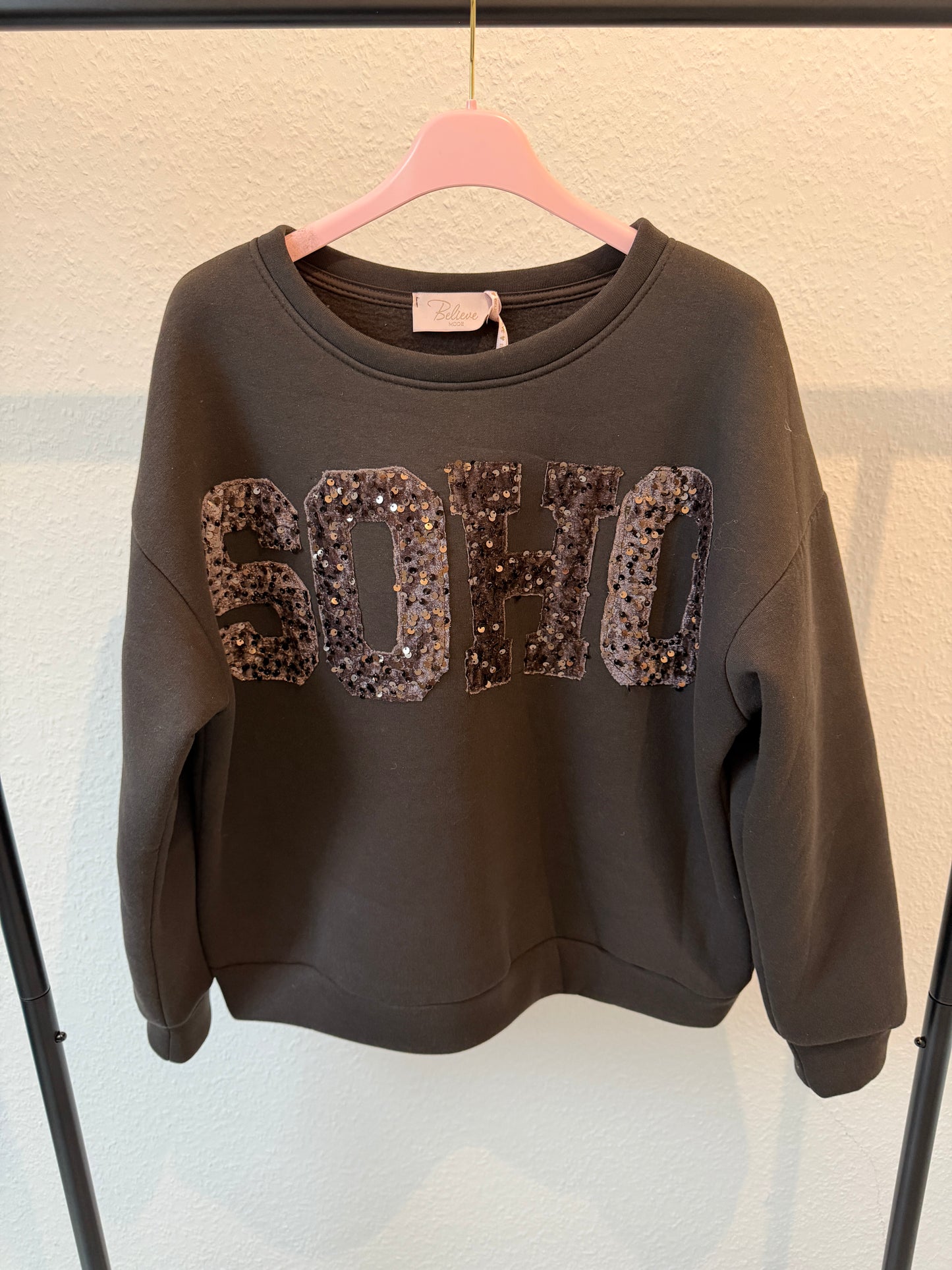 Sweater mit Soho Pailettenprint