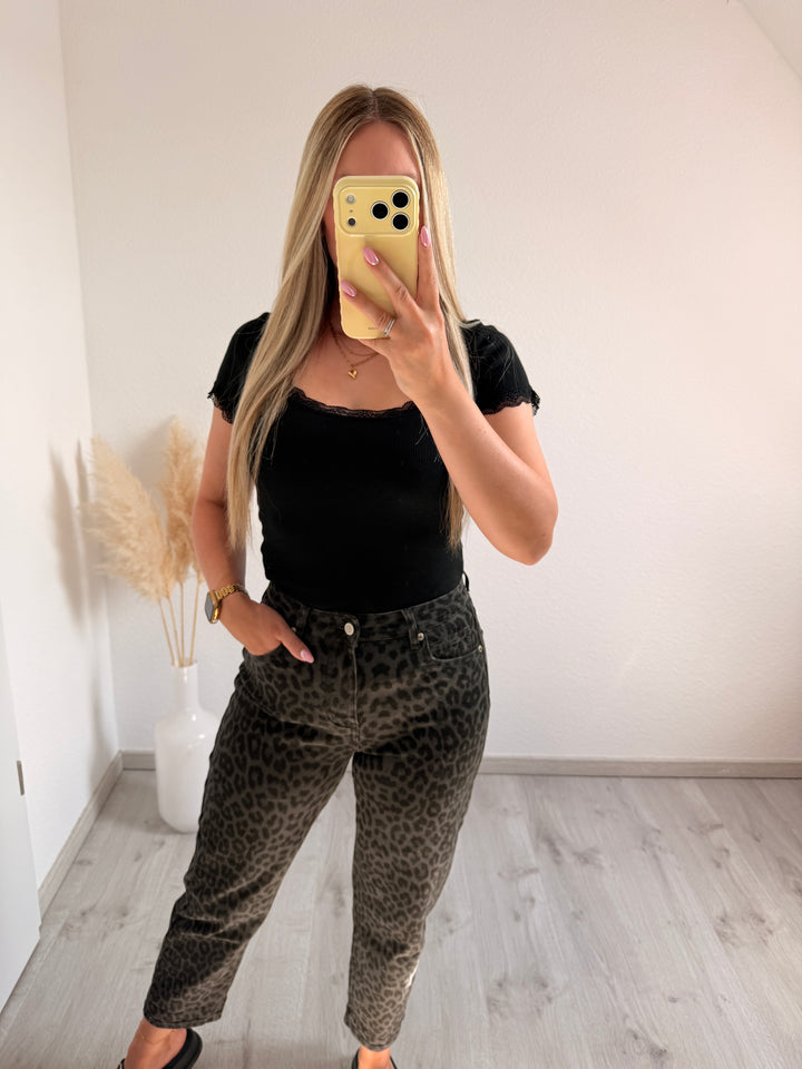 LEO MOM JEANS