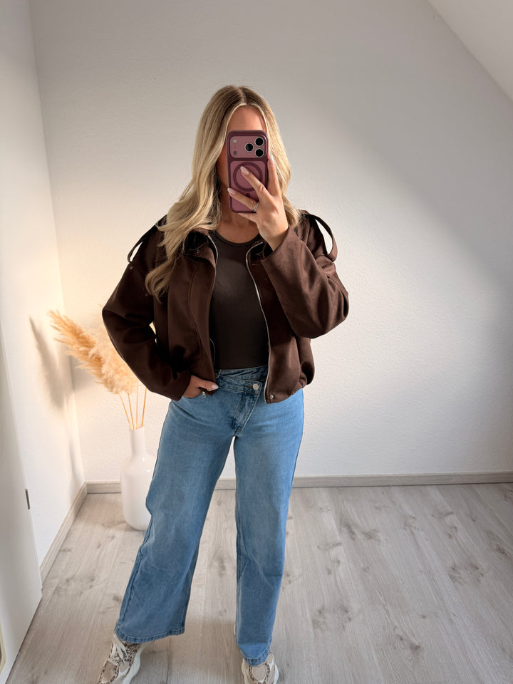 ASYMMETRISCHE STRAIGHT LEG JEANS
