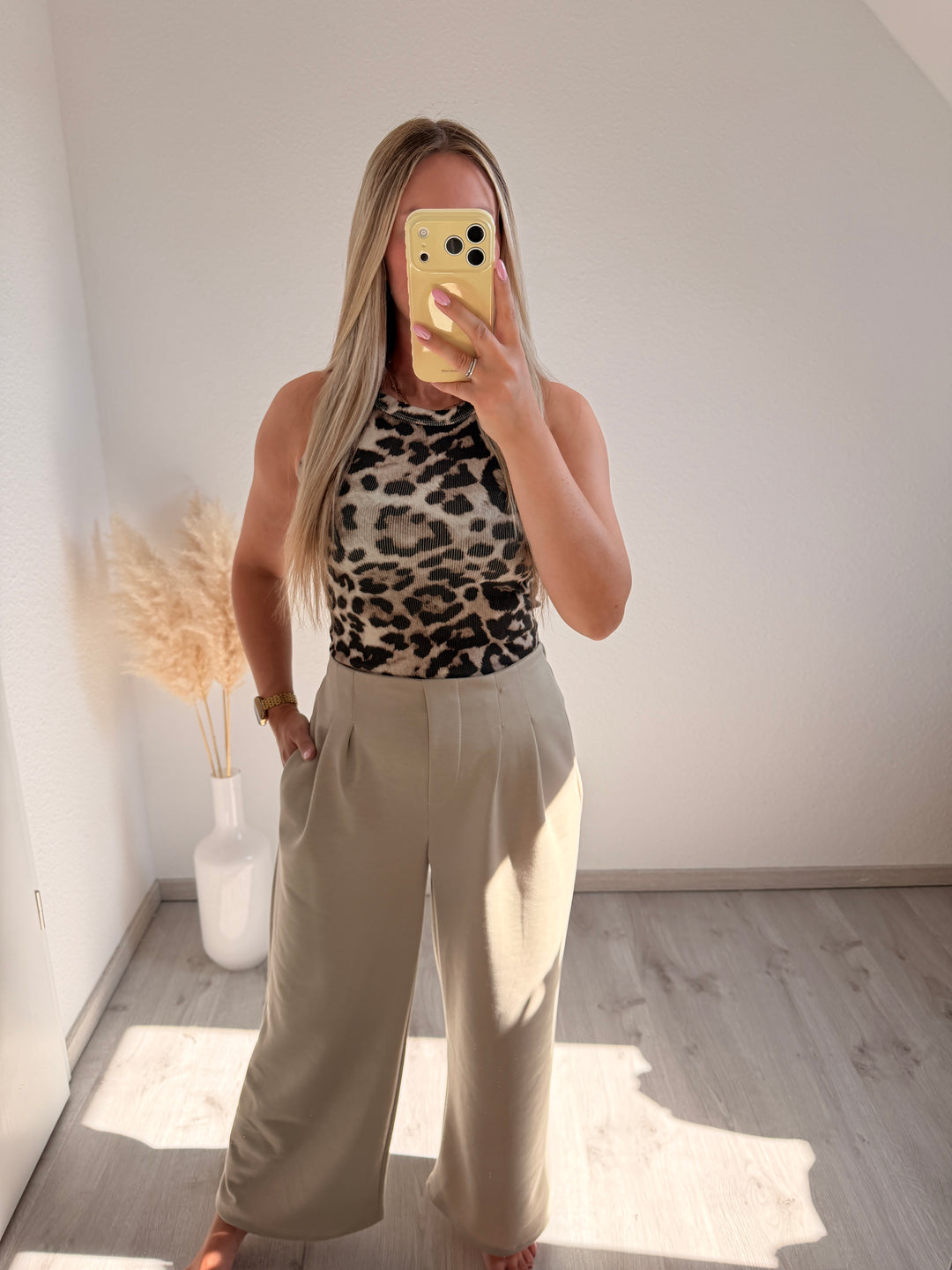 HOSE MONA