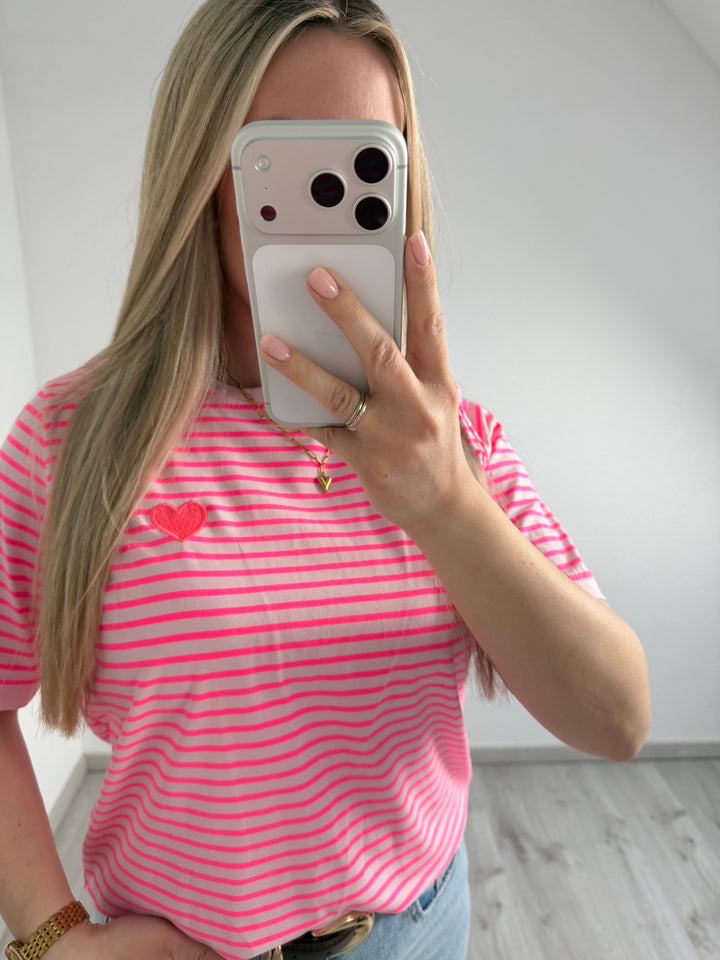 GESTREIFTES TSHIRT MIT HERZ