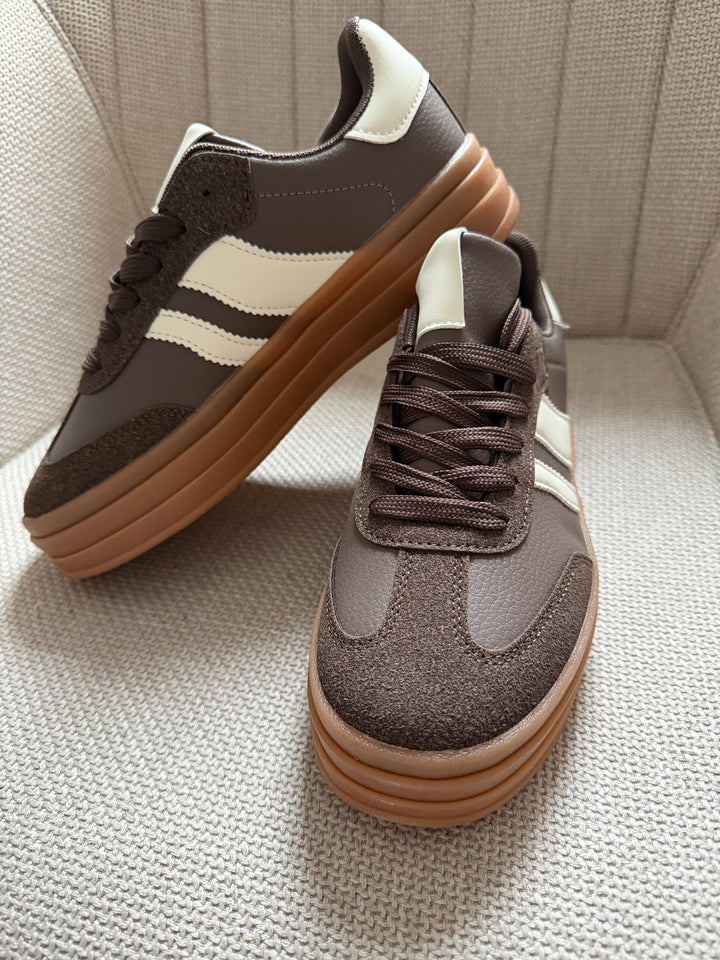 SNEAKER SPRING