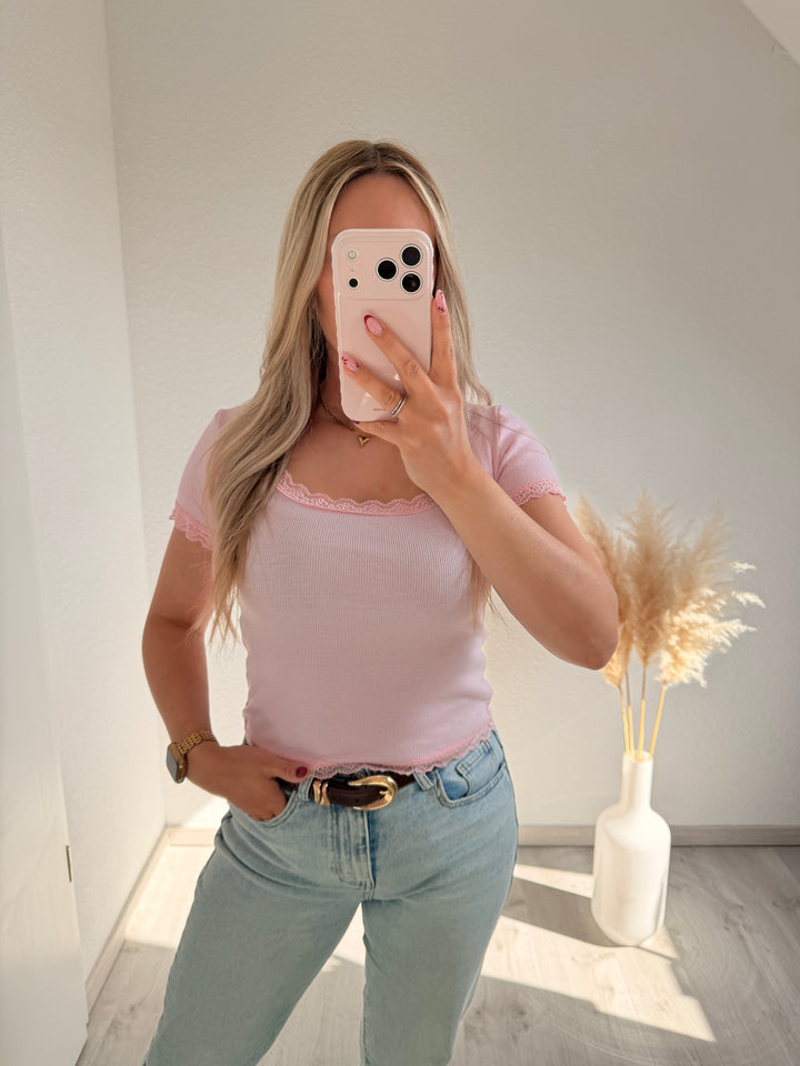 RIPPTSHIRT MIT SPITZE