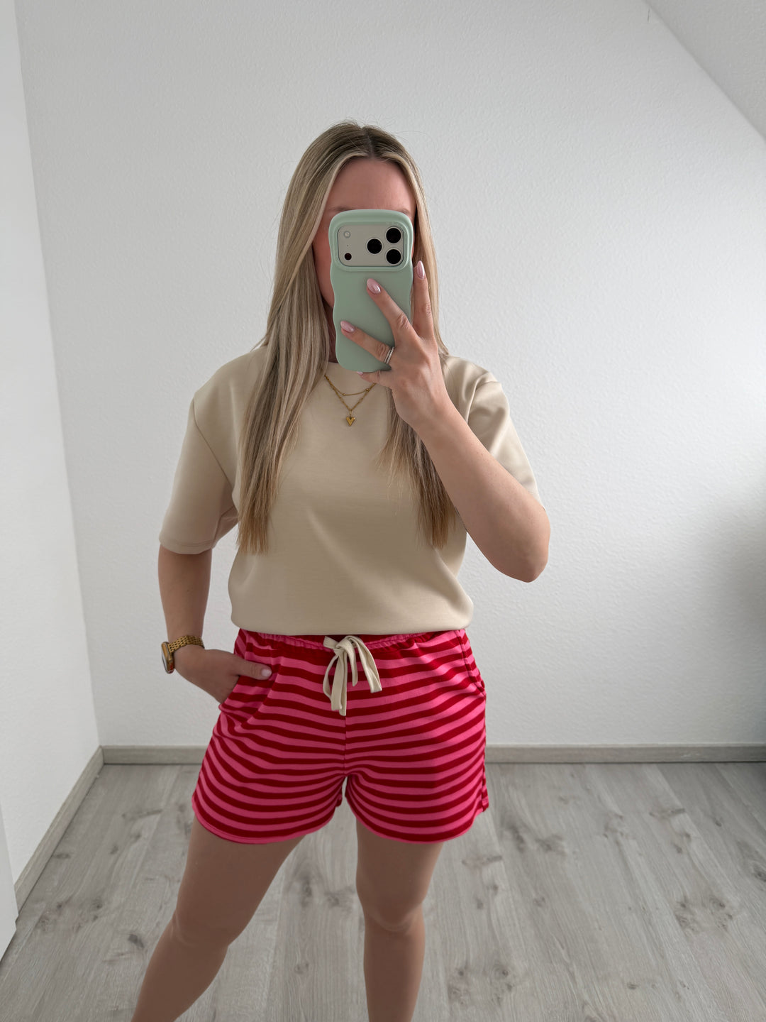 STREIFENSWEATSHORTS