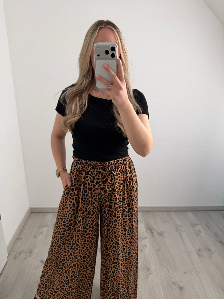 LOCKERE LEOHOSE (VERSCH. FARBEN)