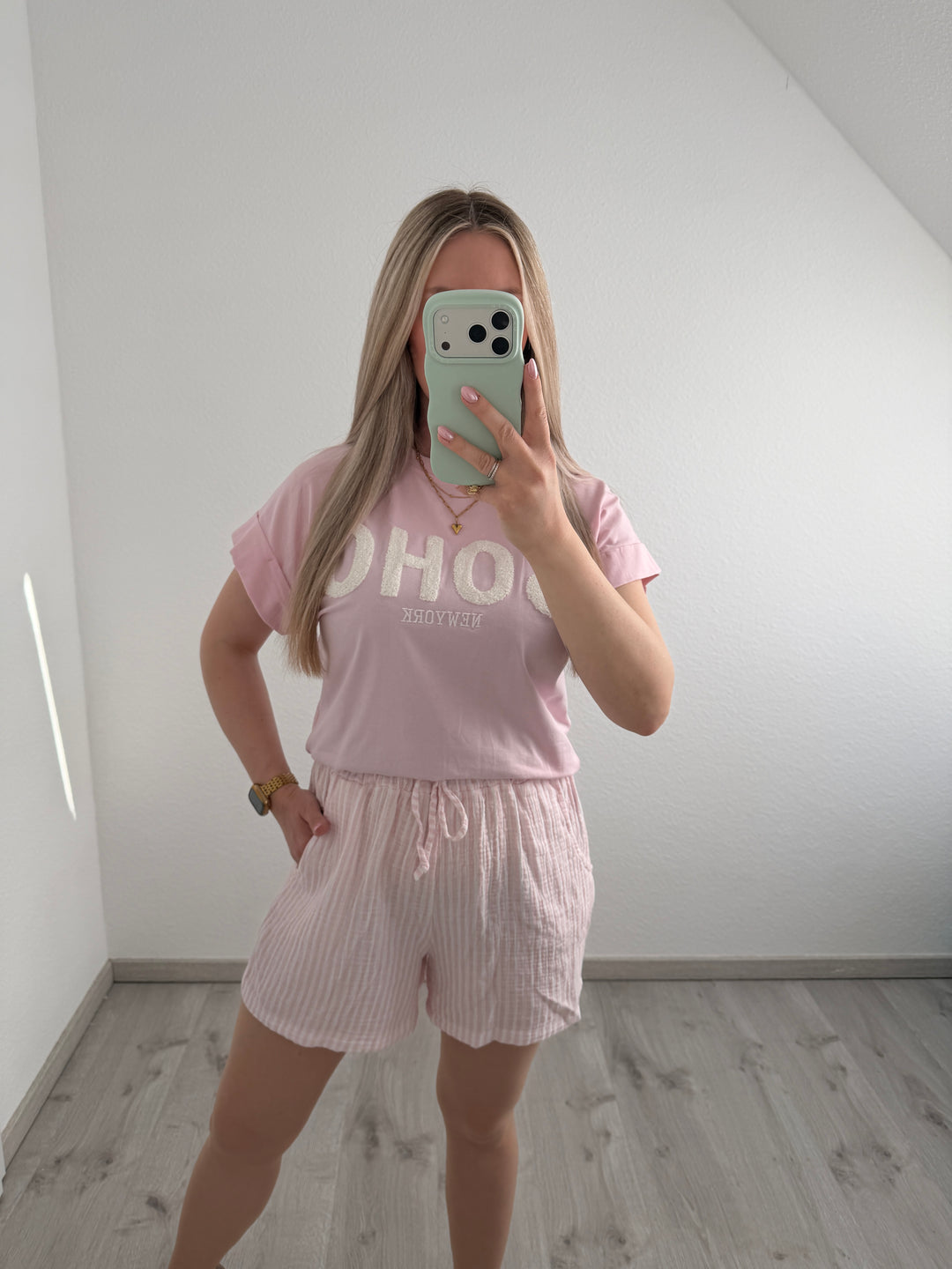 MUSSELINSTREIFENSHORTS