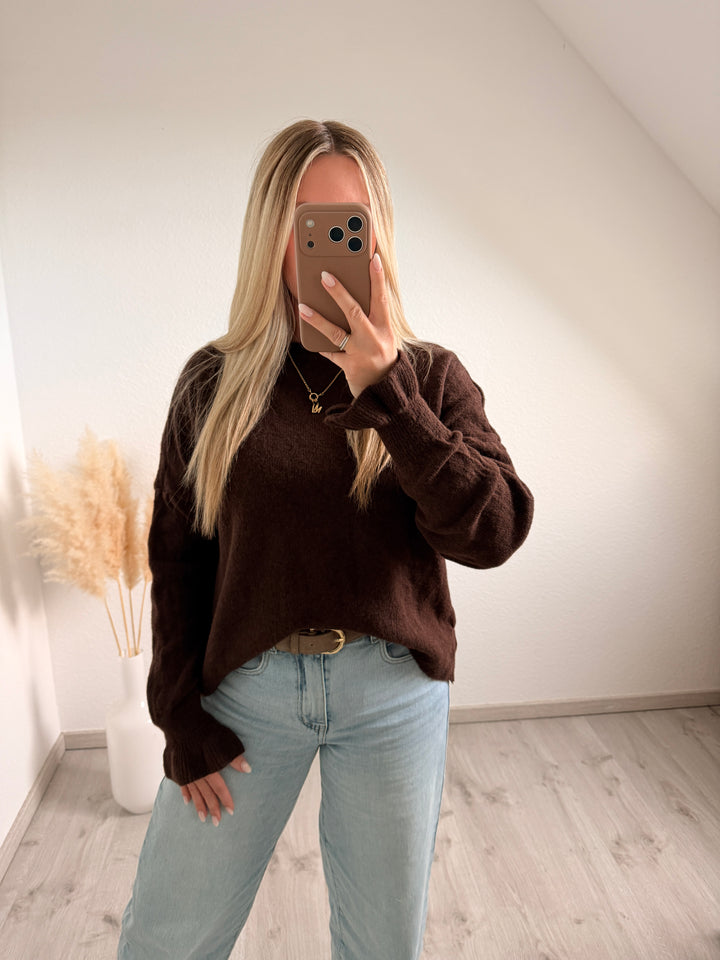 PULLOVER MIT RÜSCHENDETAILS