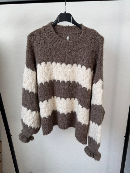 Pullover mit Rüschenärmel (versch. Farben)