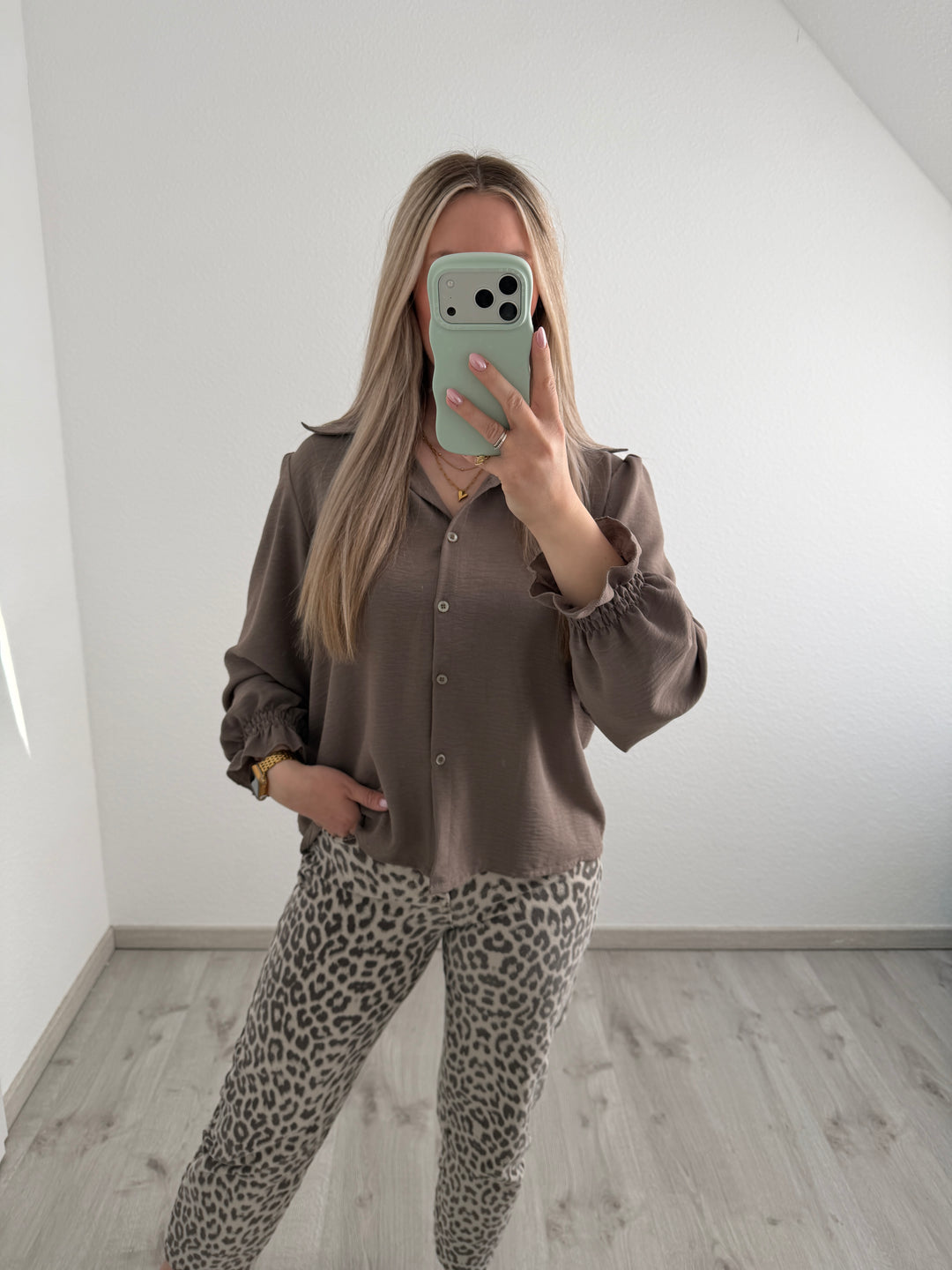 LEO MOM JEANS