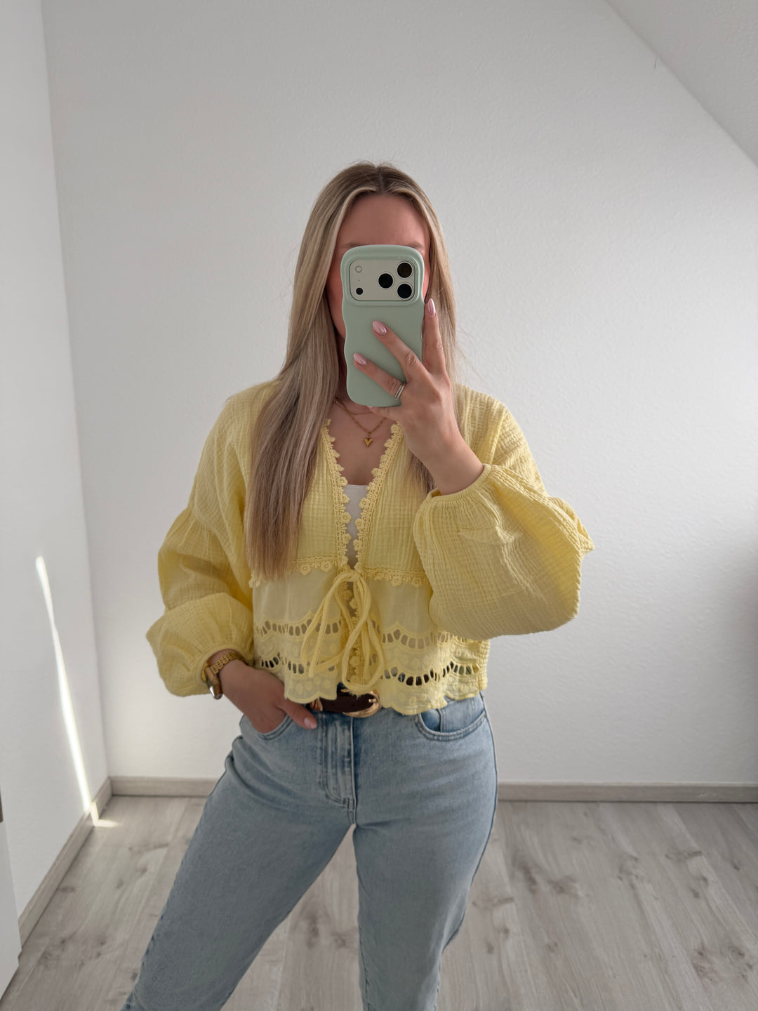 MUSSELINSPITZENBLUSE