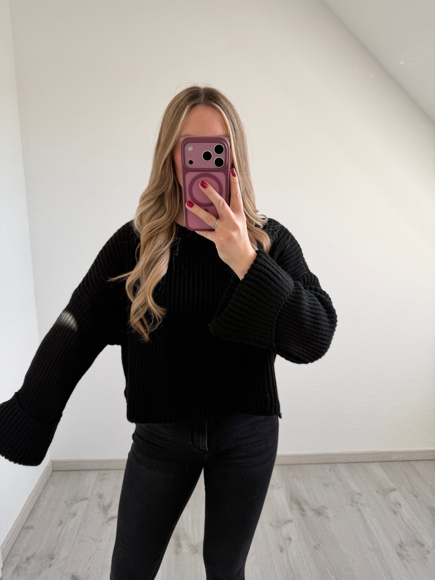 Kurzer Schlitzpullover (versch. Farben)