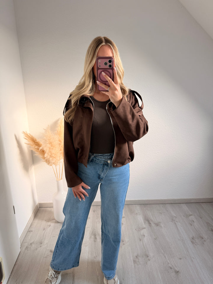 ASYMMETRISCHE STRAIGHT LEG JEANS