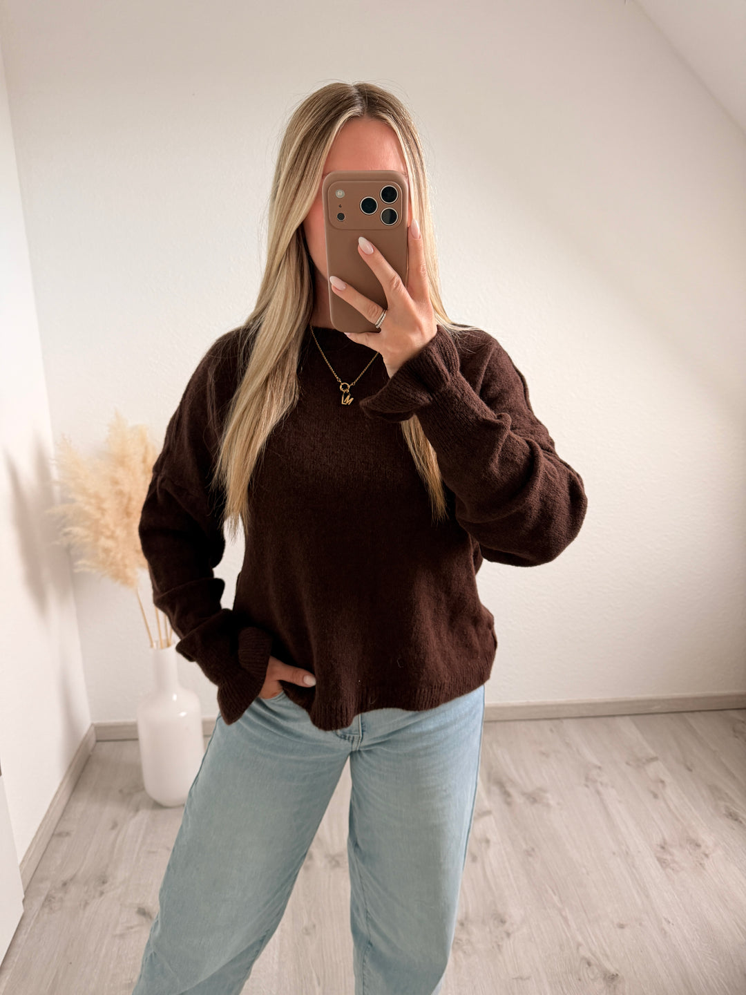 PULLOVER MIT RÜSCHENDETAILS