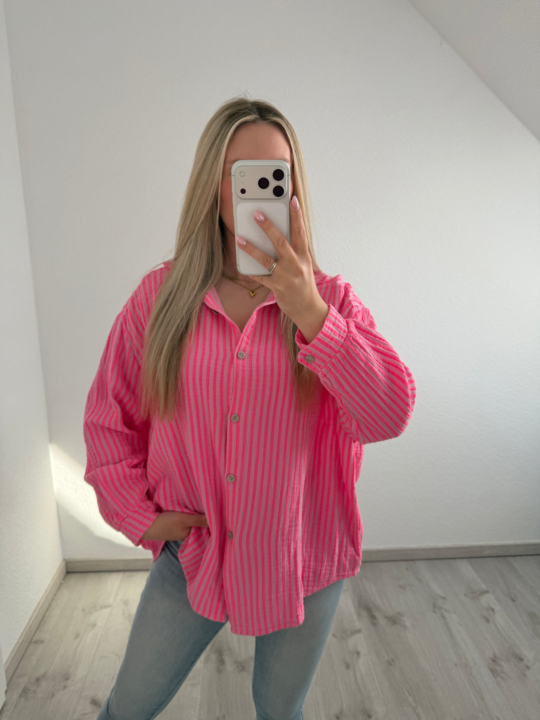 KURZE GESTREIFTE MUSSELINBLUSE