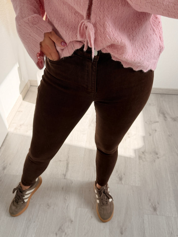 BRAUNE SKINNY JEANS