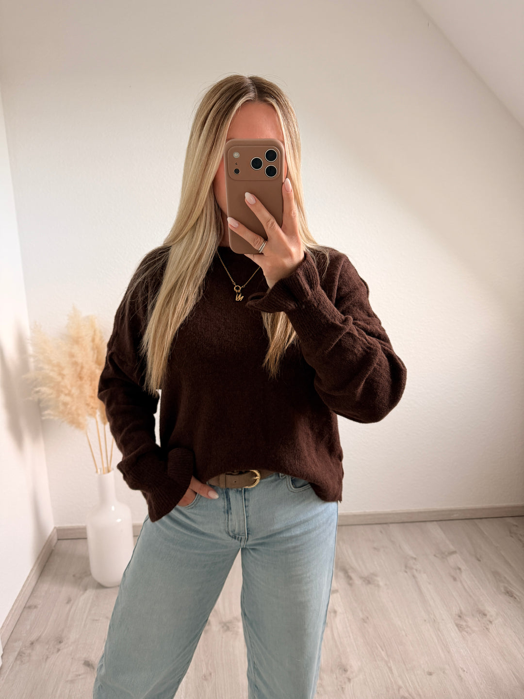 PULLOVER MIT RÜSCHENDETAILS