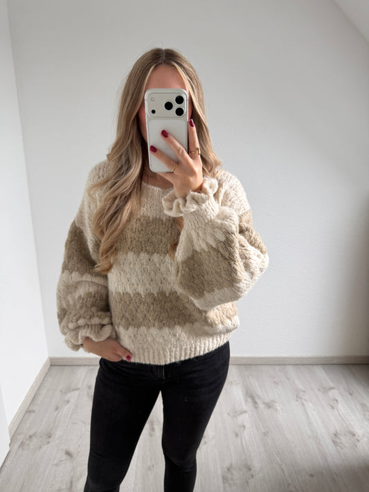 Pullover mit Rüschenärmel (versch. Farben)