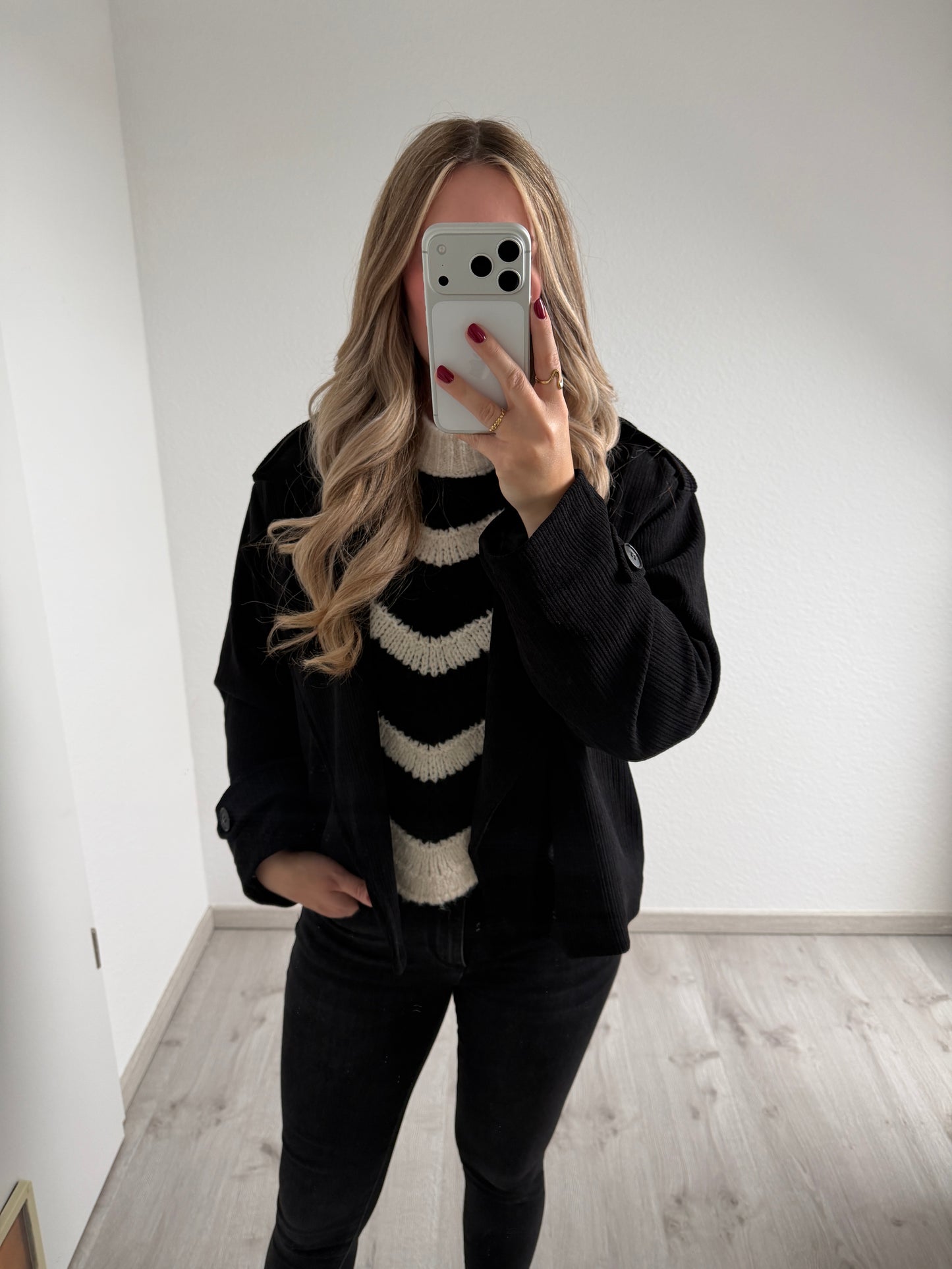 Kurze Cordjacke