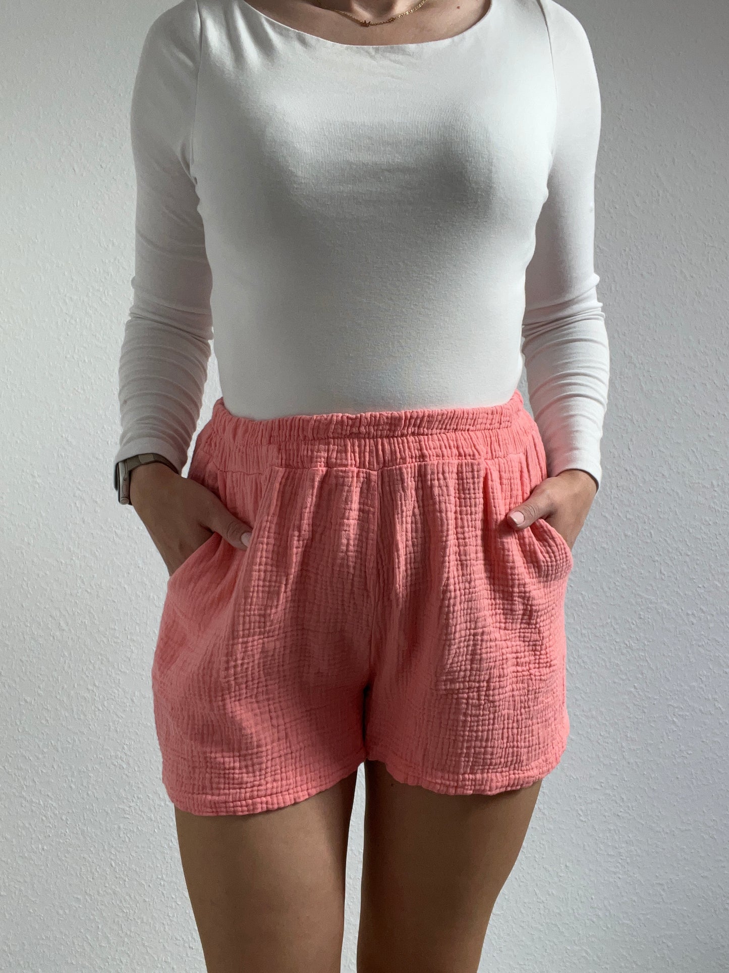 MUSSELINSHORTS VERSCH. FARBEN